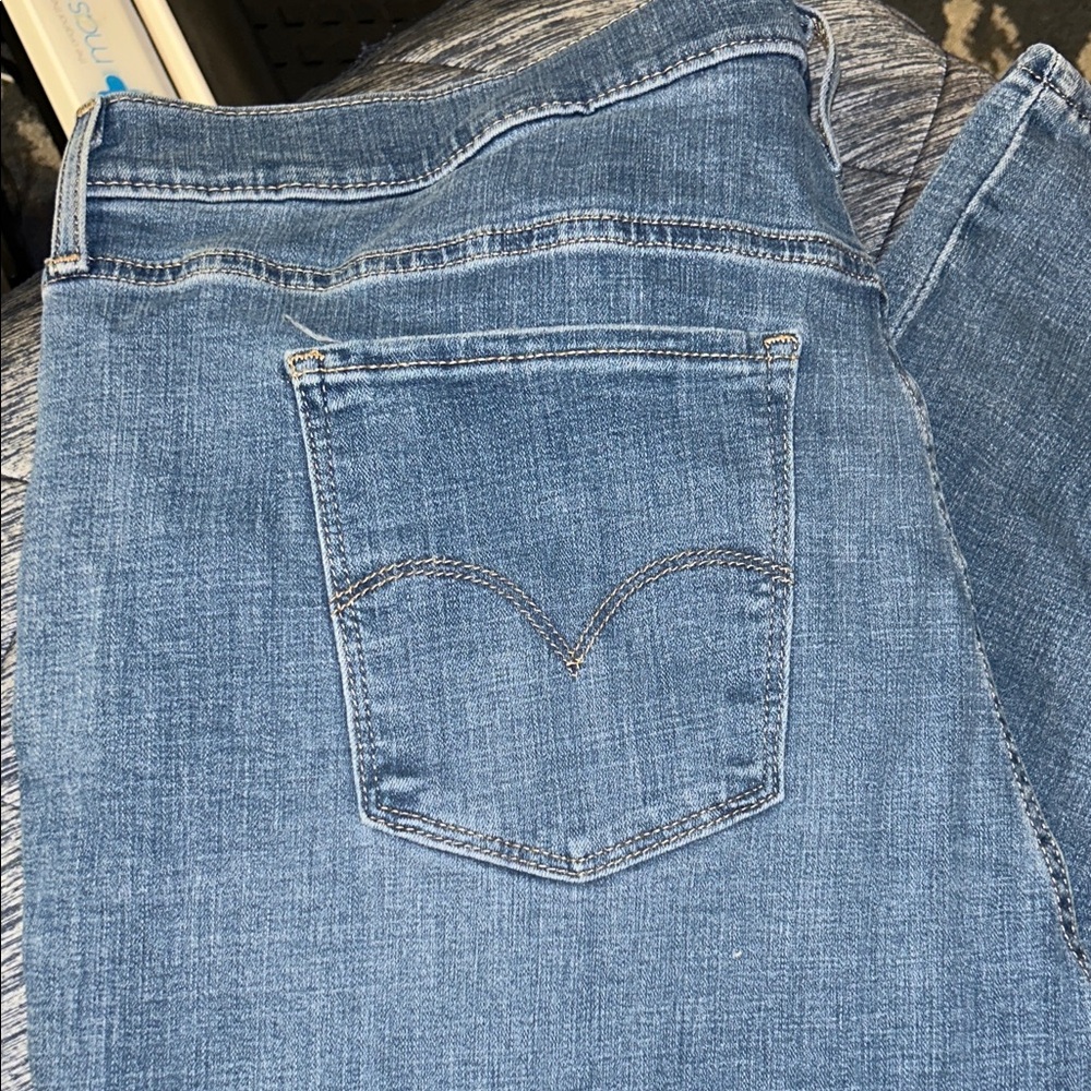 Levi's Light Blue High-Rise Distressed Straight Jeans size 22W Preloved - Picture 9 of 15